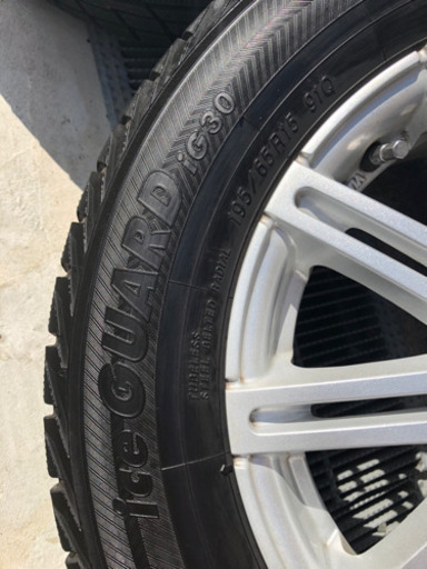 お値下げしました(⑅˃◡˂⑅)直接取引限定！スタッドレスタイヤ　195/65/R15 YOKOHAMA