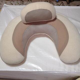 授乳クッション → おすわりの背もたれ