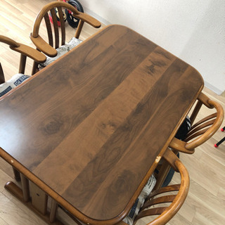 ダイニングセットあげます