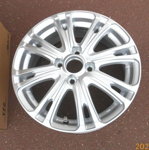 【再値下げ】ホンダ車専用アルミホイル新品　LAYCEA RW