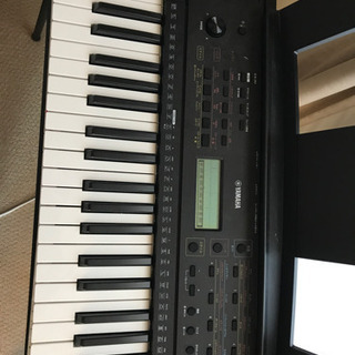 ヤマハ　電子キーボード・純正スタンドの画像