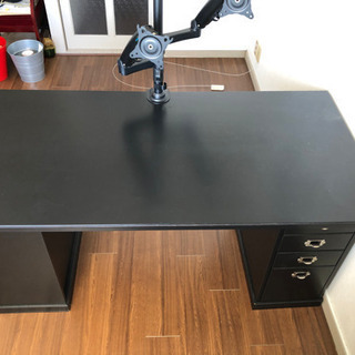 IKEAで買った事務机の画像