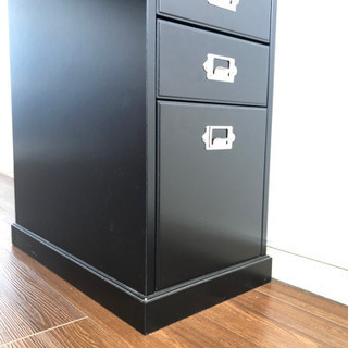 IKEAで買った事務机の画像