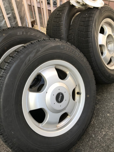 215／65r15 スタッドレス　グランドハイエース　6穴