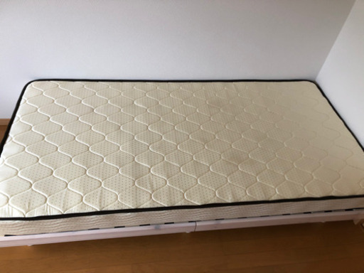 譲ります　格安　シングルベッド　マットレス付　すのこベッド