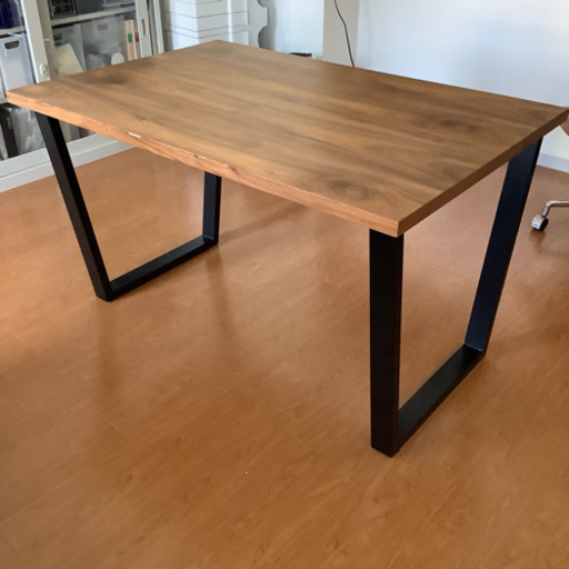 ダイニングテーブル