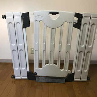 JTC グレイッシュベビーゲート＋ オプションパネルx4