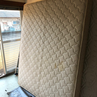 マットレス（Wサイズ）を無料で差し上げます！（中古品）現在１名の...