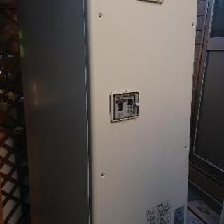 ユノカ電気温水器　370L　2014年製