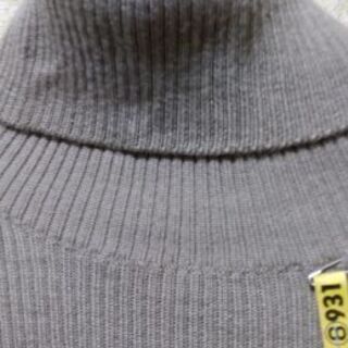 再後値下げしました!　モカベージュのタートルネックセーター🧸の画像