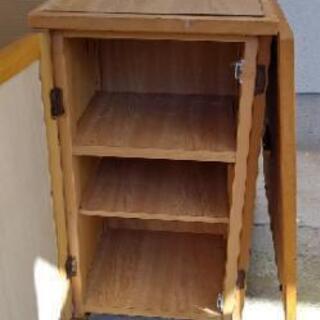 折り畳み式ダイニングテーブル(キャスター付)の画像