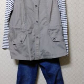 最後値下げしました!　艶のあるゴールドベージュのベスト🏌️💖の画像