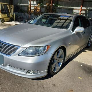 レクサス　LS460　バージョンS　トムスエアロ　マフラー　20インチの画像