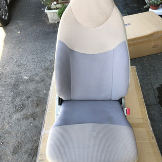 最終値下げ🥲❗️ダイハツエッセの平成24年式の運転席側シート取り付け工賃も値下げします。の画像