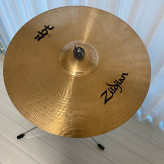 zildjian zbt medium ride 20” &pearl ブーム式シンバルスタンドの画像