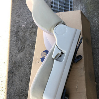 最終値下げ🥲❗️ダイハツエッセ平成24年式の助手席側シート取り付け工賃を値下げします。の画像