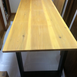 大特価 180cm 無垢材で作ったダイニングテーブル 近場配送無料☆の画像