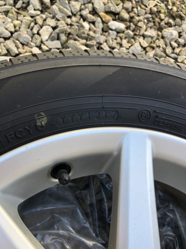 アクア　純正アルミタイヤ　175/65r15