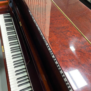 高級感漂う木目のピアノ Charis AH-20