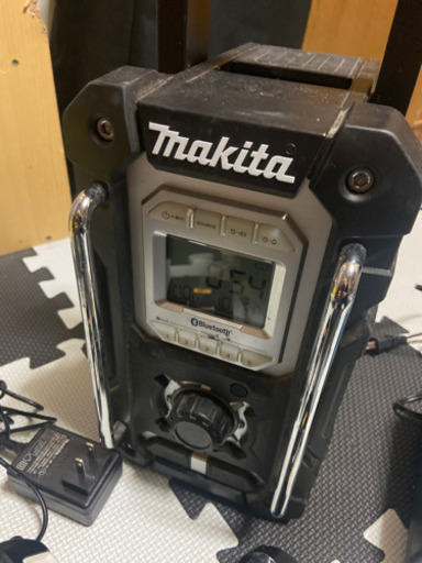マキタ　現場ラジオ　純正バッテリーセット　⚠️今からの時間で取り引き出来る方限定でお願いします⚠️
