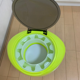 【無料】コンビのオムツ入れです