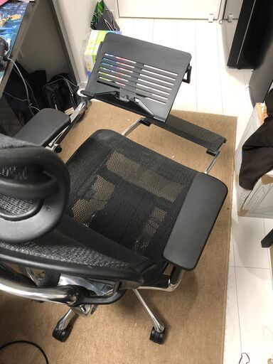 エルゴヒューマン プロ オットマン、タブレットスタンド付き