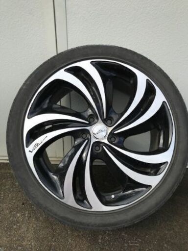 トヨタ　アルファードに使用してました。