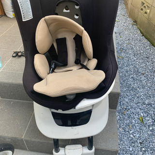 子供用カーチェアーの画像