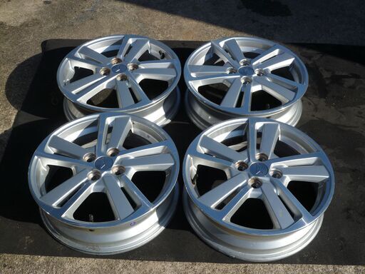 ダイハツ純正16インチホイール4本