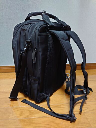 ★3wey（手持ち・肩掛け・背負）型　美品の黒ビジネスバッグ★通勤、通学、出張OK★拡張マチあり