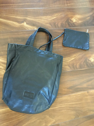 バレンチノ　トートバッグ　黒