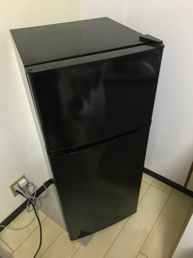 ハイアール　冷蔵庫　ブラック　使用期間1年半