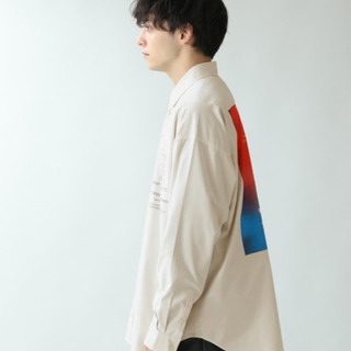 【新品】バックプリントシャツの画像