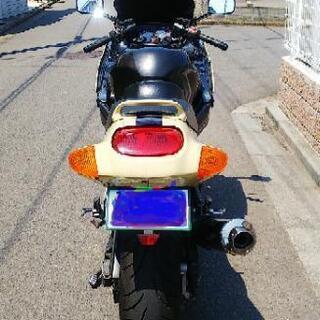 Kawasaki ZZR1100の画像