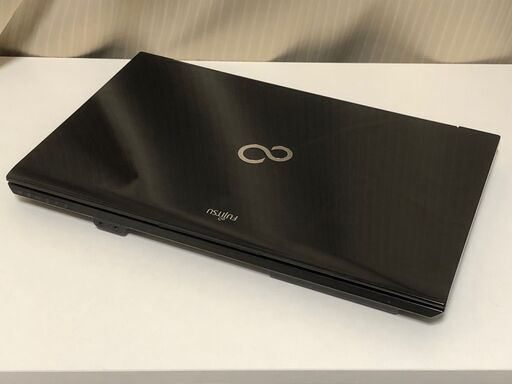 【11/8までに受け渡しできる方表示金額より1,000円割引】【大人な漆黒のFujitsu製ノート】【Core i3・webカメラ搭載