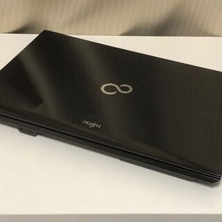 【11/8までに受け渡しできる方表示金額より1,000円割引】【大人な漆黒のFujitsu製ノート】【Core i3・webカメラ搭載】Core i3-2330M メモリ 2GB HDD 160GB WiFi搭載 【Win10 Home】の画像