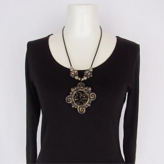【美品】ネックレス　数回使用のみ　太陽シンボルの大きなネックレス 