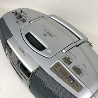 CD・ラジオ・カセットばっちり聴けます‼️ポータブルラジカセ⭐️アウトドアにも☆の画像