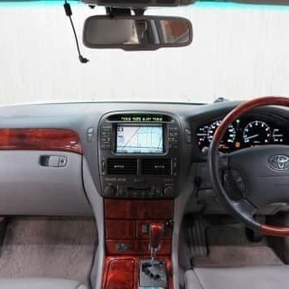 この重厚感。古くても良い車は良い車。国産車の良さがここに。