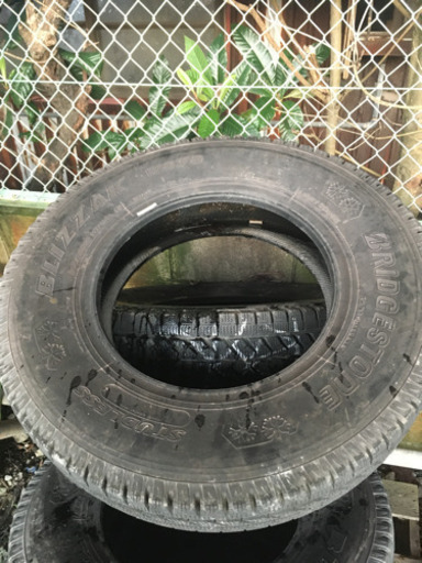 2tトラック　ブリザック　205/85R/16 117/115L LT スタッドレス