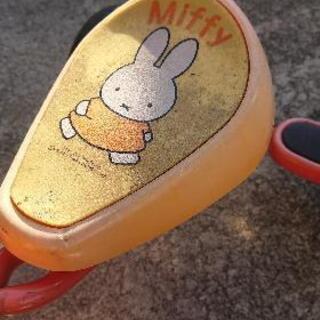 子供用三輪車の画像