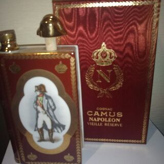 ブランデー　CAMUS　NAPOLEON（BOOK瓶）未開封