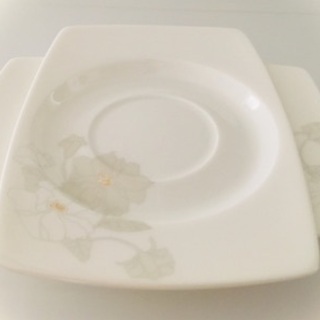 《未使用》お得な2枚set【お皿/ペアプレート】スタイリッシュ/シンプルの画像