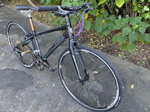 クロスバイク TREK 7.5FX WSD ブラック