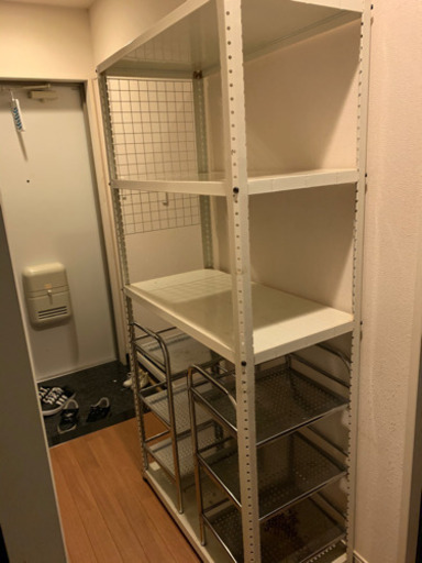 白いラック