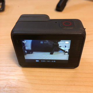 ゴープロ5 GoPro と付属品１つ　の画像