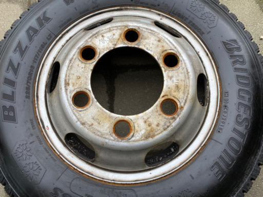 トラック用6本スタッドレスタイヤ225/70R16 117/115L LT