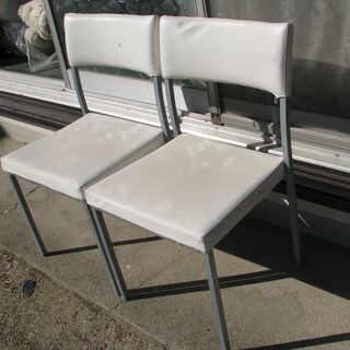 ダイニングチェア・ホワイト2客・差し上げます！の画像