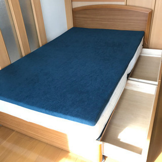 収納、マットレス付　セミダブルベッド　の画像