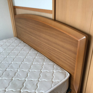 収納、マットレス付　セミダブルベッド　の画像